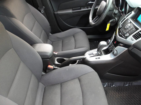 Used 2016 Chevrolet Cruze LT image 16