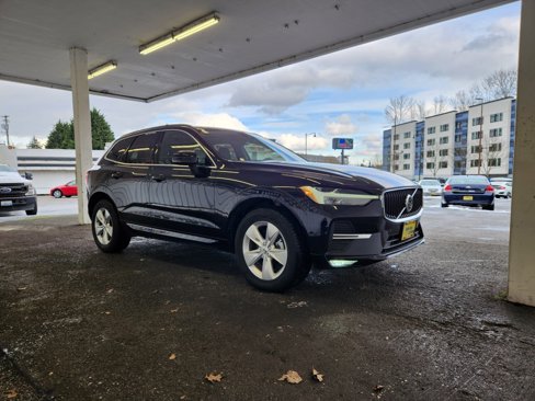 Used 2022 Volvo XC60 B5 Momentum image 11