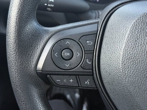 Used 2025 Toyota RAV4 XLE image 30