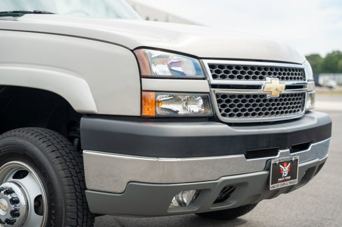 Used 2005 Chevrolet Silverado 3500 LT w/ Heavy-Duty Power Package image 11