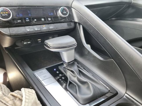 Used 2024 Hyundai Elantra SEL image 24
