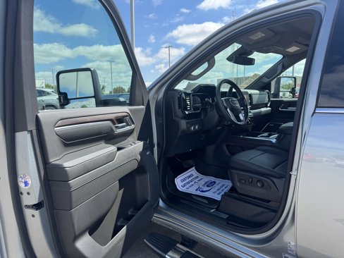 Used 2024 GMC Sierra 2500 SLT w/ SLT Premium Package image 18