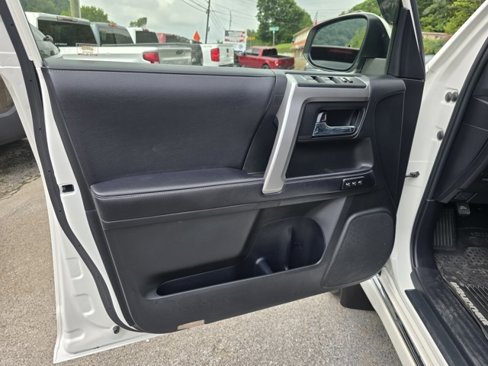 Used 2018 Toyota 4Runner Limited image 12