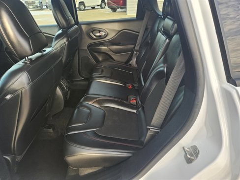 Used 2020 Jeep Cherokee Trailhawk w/ Cold Weather Group image 6