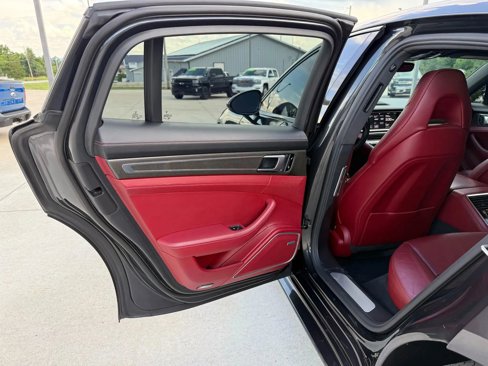 Used 2018 Porsche Panamera 4S image 36