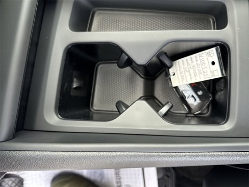 New 2025 Volkswagen Tiguan SE image 34
