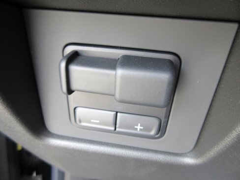 New 2025 GMC Canyon Elevation w/ Convenience Package image 14