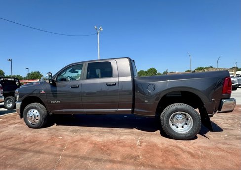 New 2025 RAM 3500 Laramie image 9