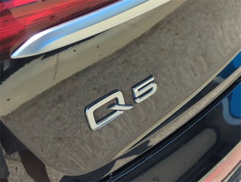 Used 2023 Audi Q5 2.0T Premium image 32
