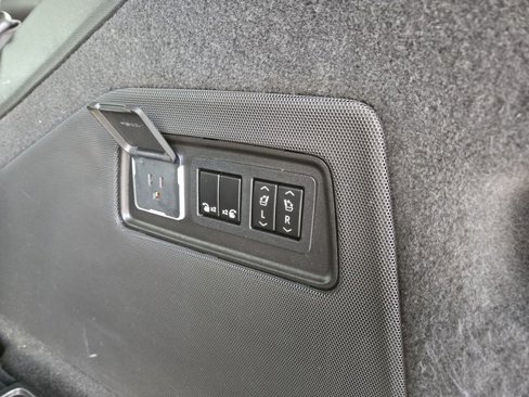 Used 2022 Cadillac Escalade Sport Platinum image 44