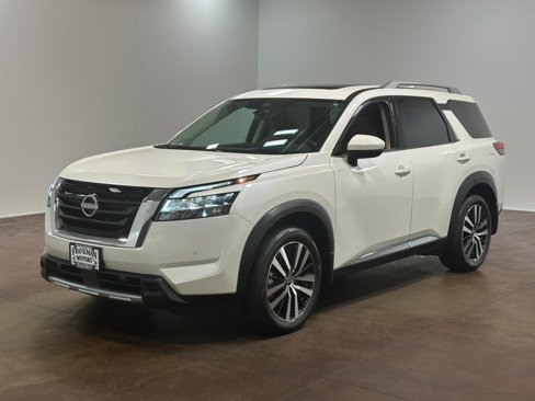 Used 2024 Nissan Pathfinder Platinum image 35