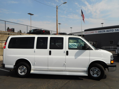 Used 2016 Chevrolet Express 3500 LT w/ LT Preferred Equipment Group image 6