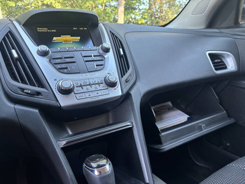 Used 2017 Chevrolet Equinox LS image 18