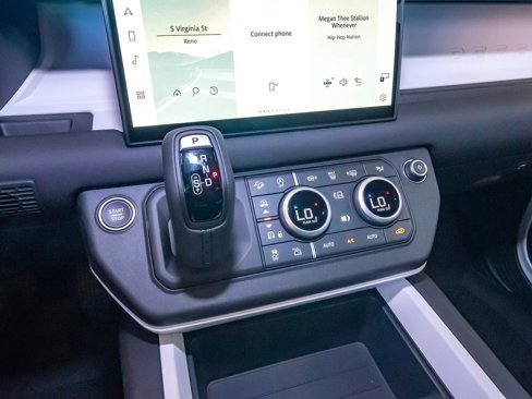 New 2025 Land Rover Defender 90 S image 29