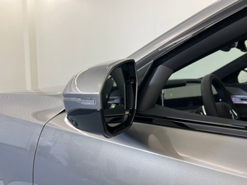 New 2026 BMW 740i w/ Executive Package image 23