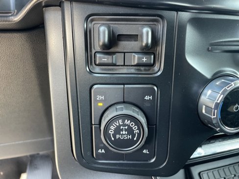 New 2025 Ford F150 Lariat w/ Equipment Group 501A Mid image 16