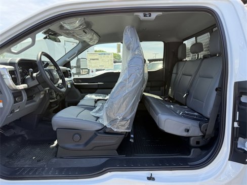 New 2025 Ford F550 4x4 SuperCab Super Duty image 12