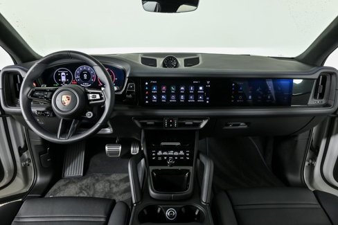 New 2025 Porsche Cayenne GTS image 18
