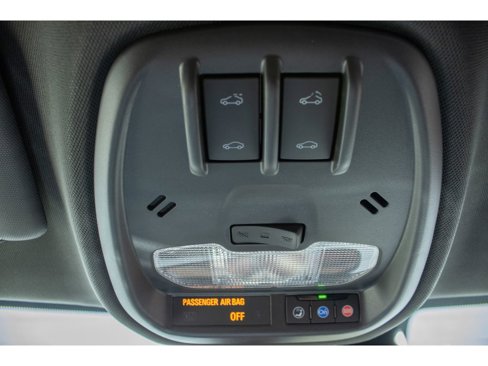 New 2025 Chevrolet Trax RS w/ Sunroof Package image 18