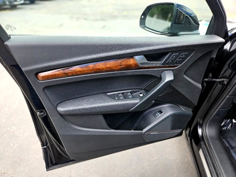 Used 2018 Audi Q5 2.0T Premium Plus w/ Premium Plus Package image 26