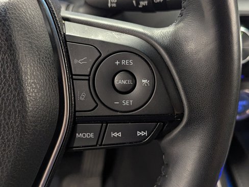 Used 2022 Toyota Venza XLE image 23