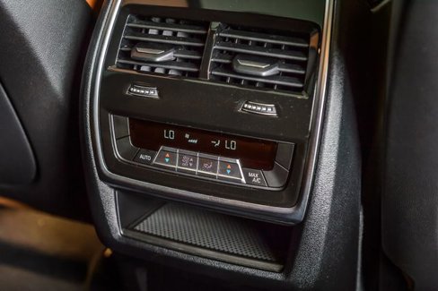 Used 2022 BMW X6 xDrive40i w/ M Sport Package image 44