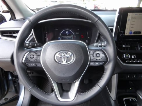 Used 2024 Toyota Corolla Cross XLE image 38