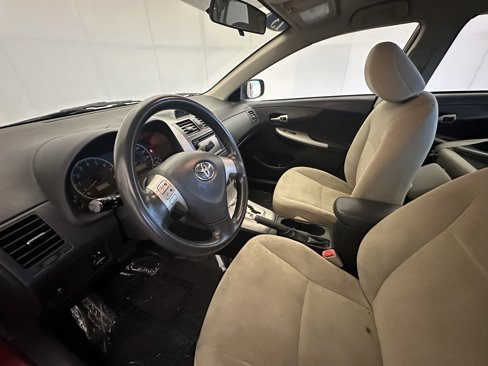 Used 2013 Toyota Corolla LE image 18