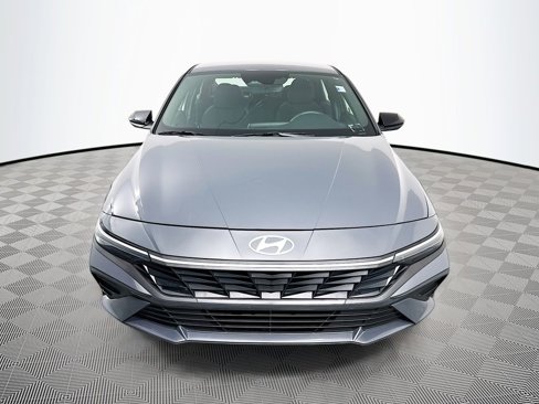 Certified 2025 Hyundai Elantra Sport image 2