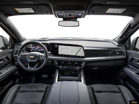 New 2026 Chevrolet Suburban LT image 4