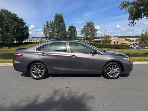 Used 2017 Toyota Camry SE image 19