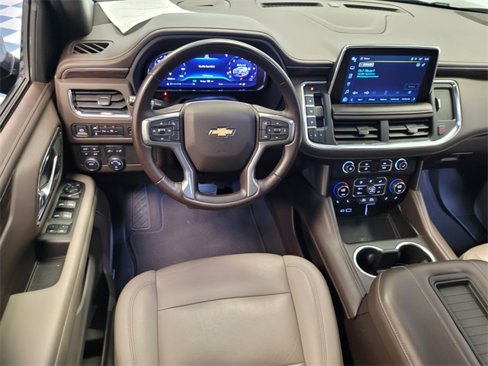 Used 2023 Chevrolet Suburban LT image 6