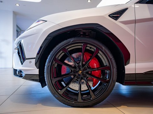 Used 2023 Lamborghini Urus S image 3