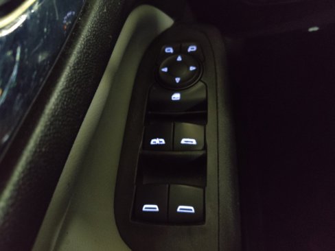 Used 2020 Chevrolet Equinox LS image 27