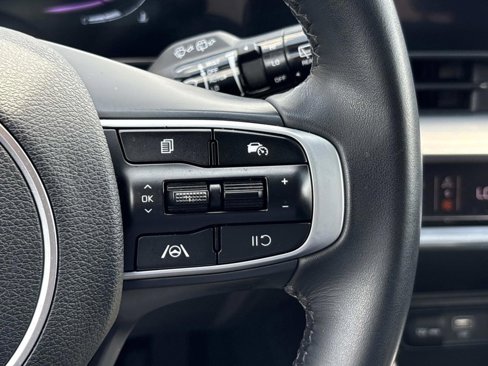 Used 2025 Kia Sportage EX image 25