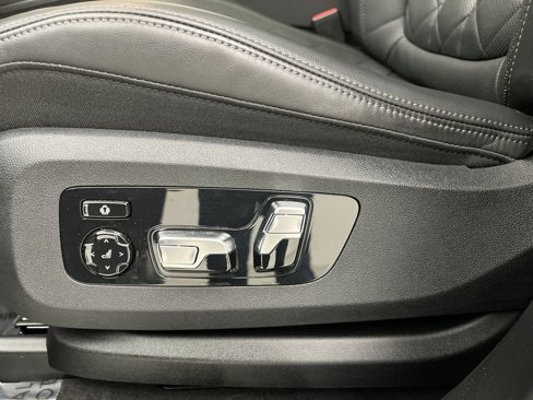 Certified 2023 BMW X7 xDrive40i w/ Premium Package image 13