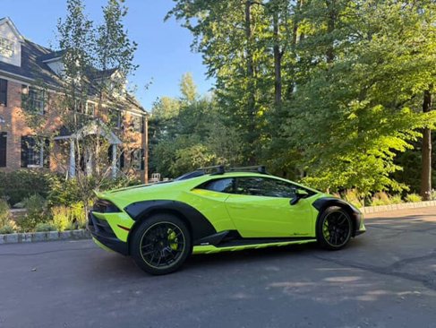 Used 2024 Lamborghini Huracan Sterrato image 2