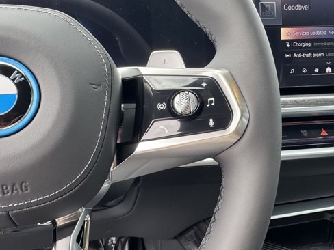 New 2026 BMW 750e xDrive image 25