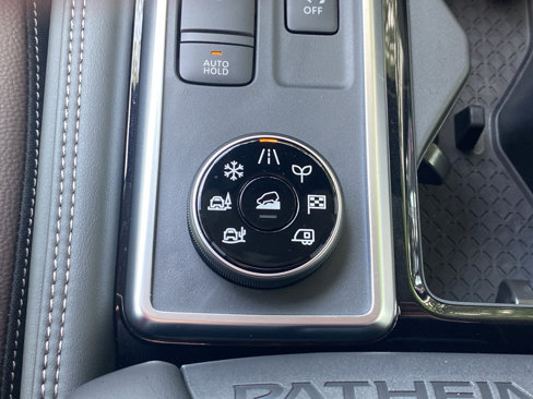 New 2025 Nissan Pathfinder Platinum w/ Cargo Package image 26