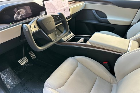 Used 2022 Tesla Model X image 9