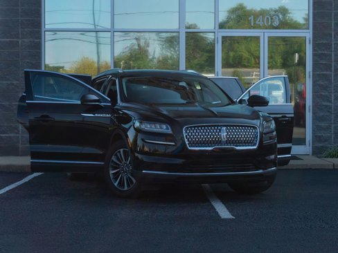 Used 2022 Lincoln Nautilus AWD w/ Premium Package image 13