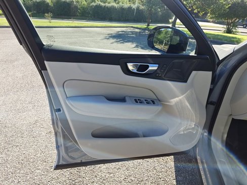 New 2026 Volvo XC60 B5 Ultra w/ Protection Package Premier image 14