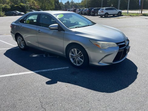 Used 2016 Toyota Camry SE image 6