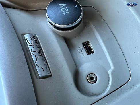 Used 2014 Ford Fiesta SE image 17