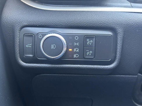 Used 2022 Ford Explorer XLT w/ Equipment Group 202A image 18