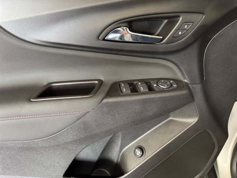 Used 2022 Chevrolet Equinox RS image 11