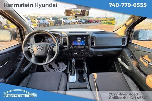 Used 2024 Nissan Frontier SV w/ SV Convenience Package image 6
