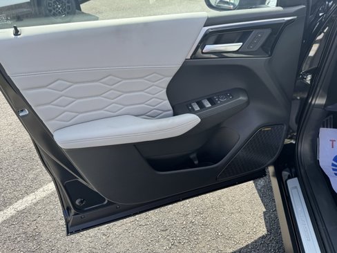 New 2025 Mitsubishi Outlander AWD image 14