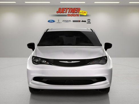 New 2026 Chrysler Voyager LX image 7
