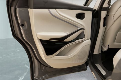 New 2025 Aston Martin DBX 707 image 25